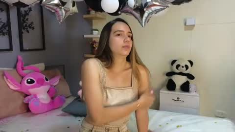 Snapshot of priscilla_sofia chatting on 06-24-26, 03:55 PRISCILLA online show from 06-24-26, 03:55