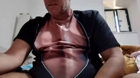 Snapshot of privatetour369 chatting on 05-31-26, 06:31 privatetour369 online show from 05-31-26, 06:31