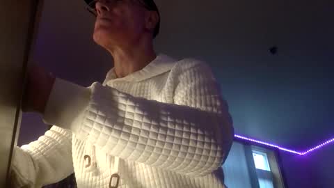 Snapshot of profnwear chatting on 02-02-26, 10:30 ProfNUWear online show from 02-02-26, 10:30