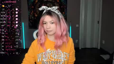 Snapshot of project_hisoka44 chatting on 11-14-25, 11:20 Di online show from 11-14-25, 11:20