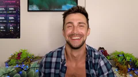 Snapshot of promethe_us chatting on 02-05-25, 02:16 Prometheus original online show from 02-05-25, 02:16