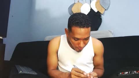 Grande y Gruesa online show from 11-10-25, 06:12