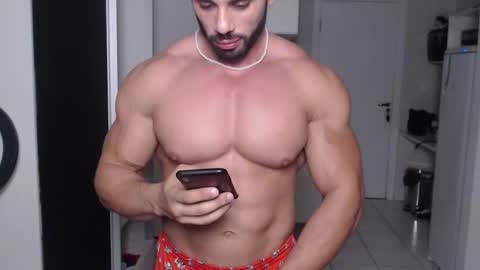 Snapshot of promuscles4u chatting on 12-13-24, 11:06 promuscles4u online show from 12-13-24, 11:06