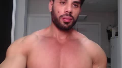 Snapshot of promuscles4u chatting on 12-18-24, 03:37 promuscles4u online show from 12-18-24, 03:37