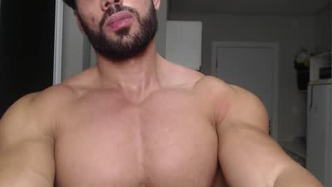 Snapshot of promuscles4u chatting on 12-18-24, 11:08 promuscles4u online show from 12-18-24, 11:08