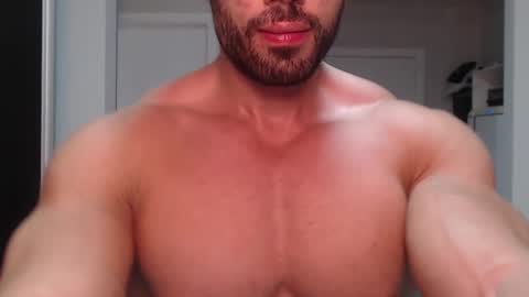 Snapshot of promuscles4u chatting on 12-27-24, 01:00 promuscles4u online show from 12-27-24, 01:00