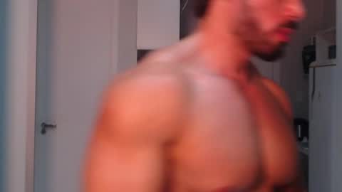 Snapshot of promuscles4u chatting on 02-15-25, 03:31 promuscles4u online show from 02-15-25, 03:31