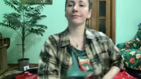 Snapshot of proud_sweet_21 chatting on 06-13-26, 12:19 proud sweet 21 online show from 06-13-26, 12:19