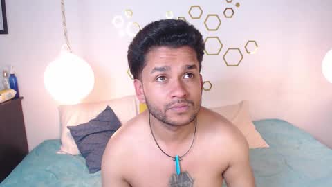 Adris  Juan online show from 11-17-25, 04:07