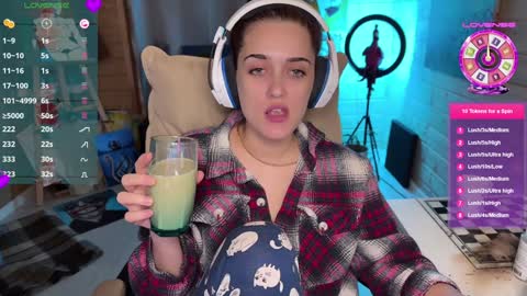 Queen of Pain online show from 12-21-24, 07:38