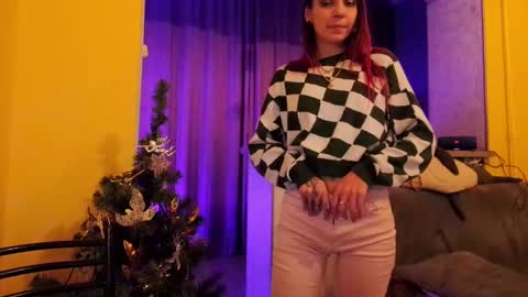 Snapshot of psyheya chatting on 12-31-24, 11:49 LUCY ----- online show from 12-31-24, 11:49