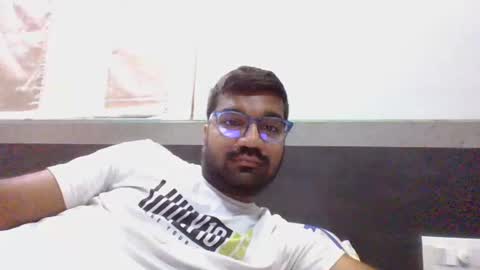 Snapshot of ptl1711 chatting on 11-04-25, 02:54 ptl1711 online show from 11-04-25, 02:54