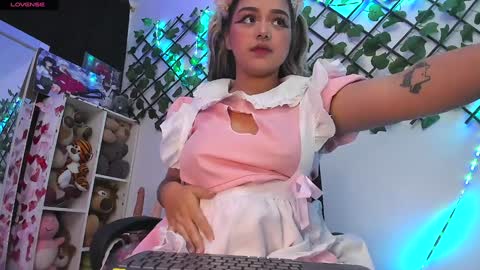 Snapshot of pucaa_ chatting on 01-11-25, 01:16 Emma Rico model indep online show from 01-11-25, 01:16
