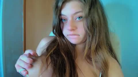 Snapshot of puff_witch chatting on 01-19-25, 05:28 Nayaa Nay 3 online show from 01-19-25, 05:28