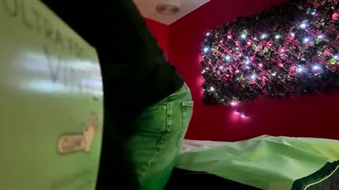 Snapshot of puffiest chatting on 09-24-25, 04:49 puffiest online show from 09-24-25, 04:49