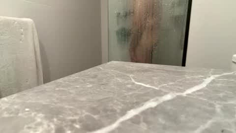 Snapshot of puffiest chatting on 12-21-25, 08:54 puffiest online show from 12-21-25, 08:54