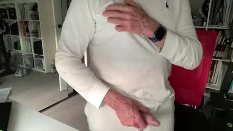 Snapshot of puffiest chatting on 04-02-26, 08:01 puffiest online show from 04-02-26, 08:01