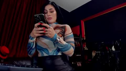 Snapshot of puffy_love chatting on 02-06-25, 12:11 MissPuffyLove online show from 02-06-25, 12:11