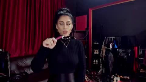 Snapshot of puffy_love chatting on 12-18-25, 07:53 MissPuffyLove online show from 12-18-25, 07:53