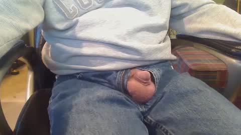 Snapshot of pulltoy1 chatting on 12-08-24, 06:50 pulltoy1 online show from 12-08-24, 06:50