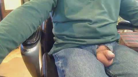 Snapshot of pulltoy1 chatting on 01-06-25, 09:00 pulltoy1 online show from 01-06-25, 09:00