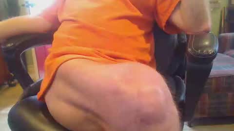 Snapshot of pulltoy1 chatting on 01-06-26, 04:21 pulltoy1 online show from 01-06-26, 04:21