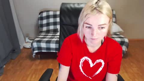 Polly online show from 12-21-24, 03:42