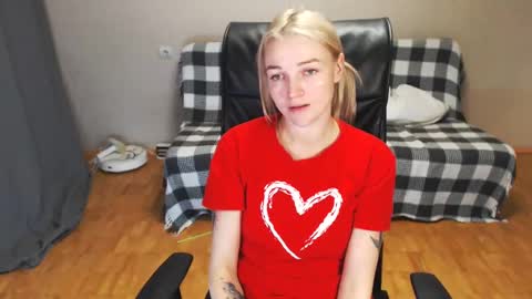 Polly online show from 01-12-25, 12:01