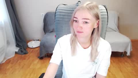 Polly online show from 10-13-25, 04:34