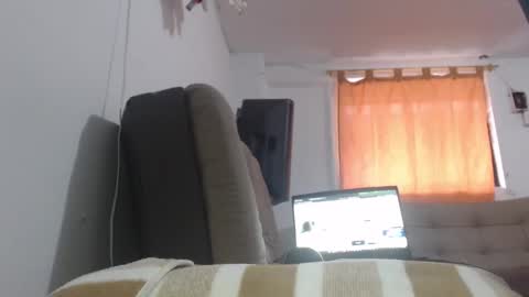 Snapshot of pummpummm chatting on 11-12-25, 11:43 pummpummm online show from 11-12-25, 11:43