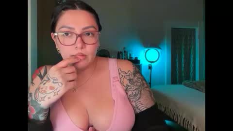 Snapshot of pumpkin_bunny chatting on 10-10-25, 03:38 Pumpkin bunny online show from 10-10-25, 03:38