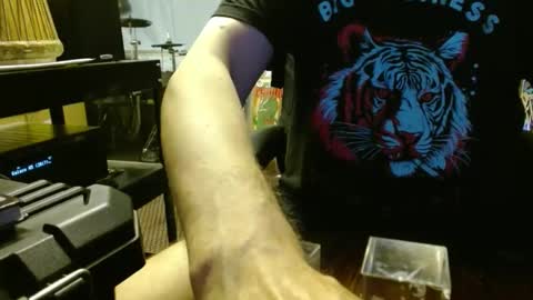 Snapshot of punkypapi chatting on 03-04-25, 12:22 Jojo online show from 03-04-25, 12:22