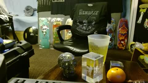 Snapshot of punkypapi chatting on 03-07-25, 11:18 Jojo online show from 03-07-25, 11:18
