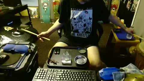 Snapshot of punkypapi chatting on 03-10-25, 02:50 Jojo online show from 03-10-25, 02:50
