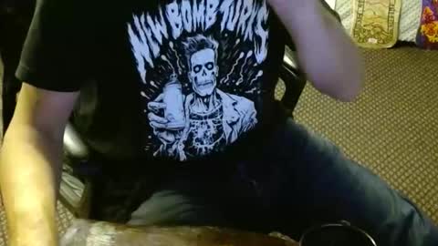 Snapshot of punkypapi chatting on 10-16-25, 04:02 Jojo online show from 10-16-25, 04:02