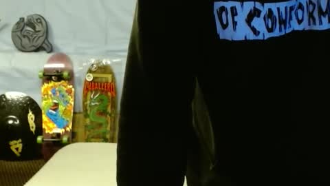 Snapshot of punkypapi chatting on 10-29-25, 03:53 Jojo online show from 10-29-25, 03:53