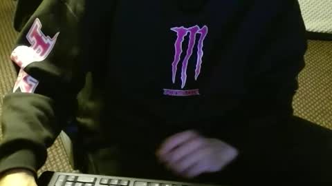 Snapshot of punkypapi chatting on 12-01-25, 03:44 Jojo online show from 12-01-25, 03:44