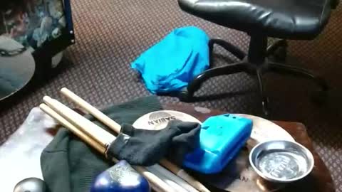 Snapshot of punkypapi chatting on 12-16-25, 04:17 Jojo online show from 12-16-25, 04:17