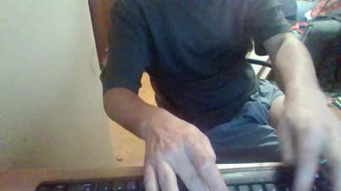 Snapshot of pup_y chatting on 09-30-25, 08:36 pup_y online show from 09-30-25, 08:36