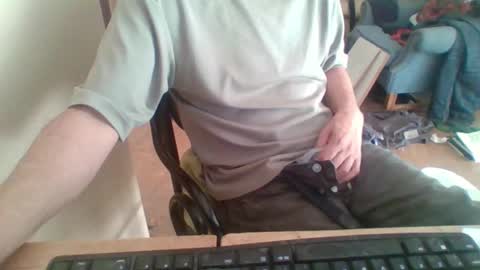 Snapshot of pup_y chatting on 10-01-25, 01:17 pup_y online show from 10-01-25, 01:17