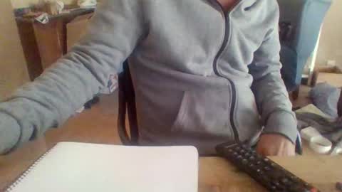 Snapshot of pup_y chatting on 10-12-25, 11:31 pup_y online show from 10-12-25, 11:31