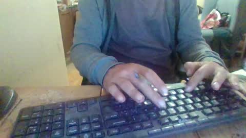 Snapshot of pup_y chatting on 10-17-25, 08:11 pup_y online show from 10-17-25, 08:11