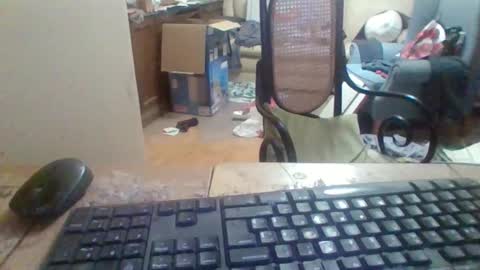 Snapshot of pup_y chatting on 10-23-25, 07:01 pup_y online show from 10-23-25, 07:01