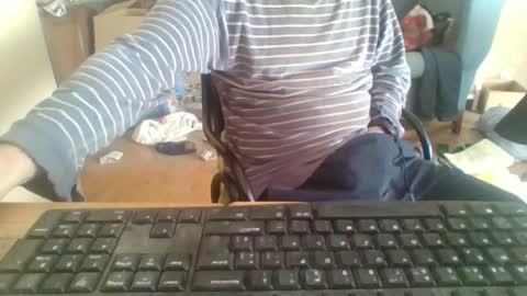 Snapshot of pup_y chatting on 10-27-25, 09:46 pup_y online show from 10-27-25, 09:46