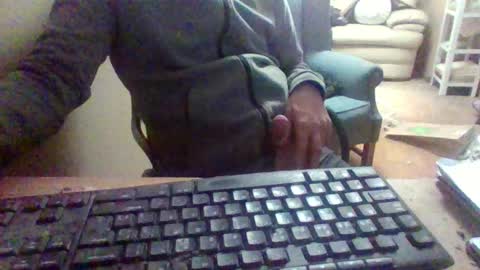 Snapshot of pup_y chatting on 11-19-25, 07:03 pup_y online show from 11-19-25, 07:03