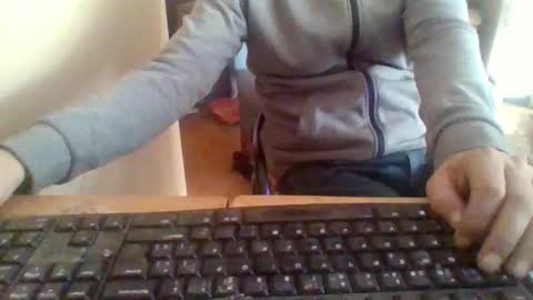 Snapshot of pup_y chatting on 11-20-25, 03:34 pup_y online show from 11-20-25, 03:34