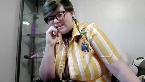 Snapshot of pupghostt chatting on 12-17-25, 07:31 PupGhostt online show from 12-17-25, 07:31