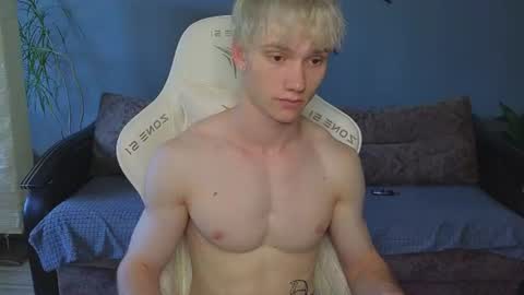 Snapshot of pupsenish chatting on 06-17-26, 02:36 Jesse online show from 06-17-26, 02:36