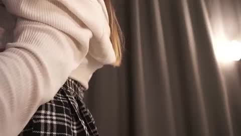 Ariana online show from 06-11-26, 12:32