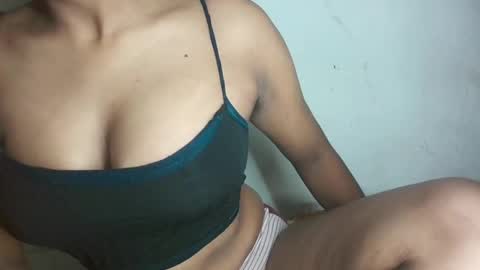 Snapshot of pureelove chatting on 05-05-26, 04:42 Your love online show from 05-05-26, 04:42